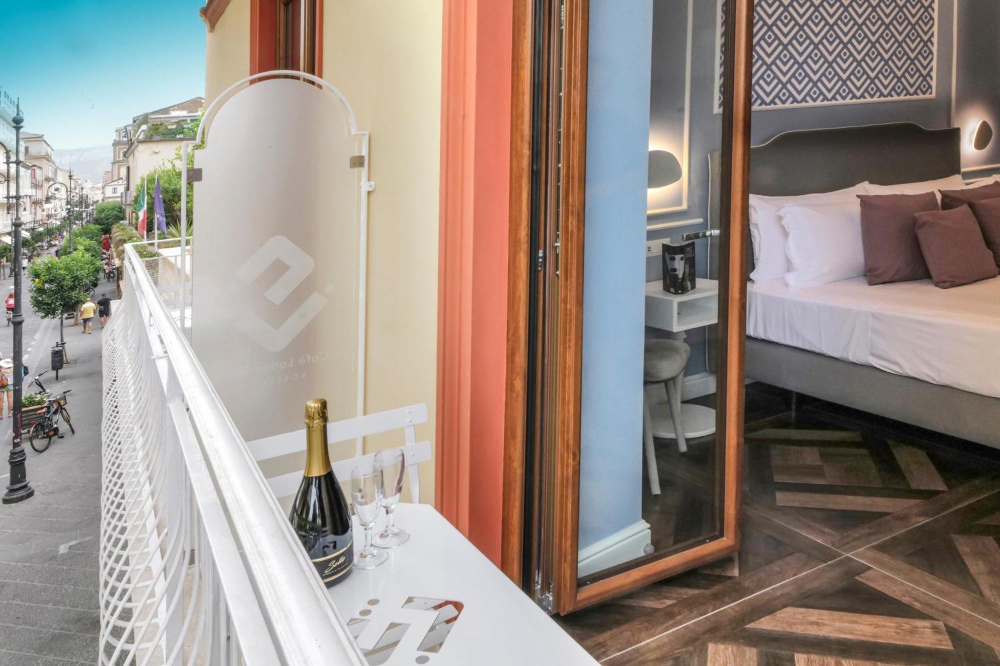 Cafe Latino Suites Соренто Екстериор снимка